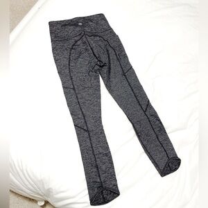 Athleta grey heathered leggings size xs cropped curved ankle